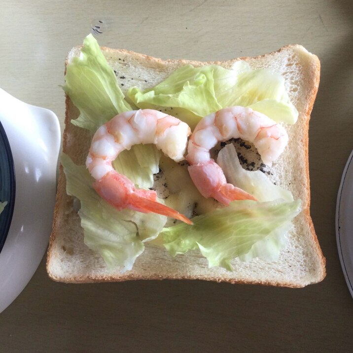 ☆レタスえび乗せ胡麻チーズトースト☆